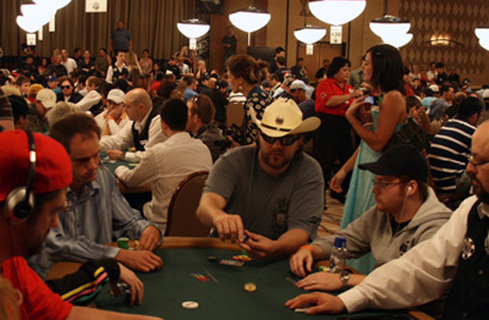 Learn Poker from the Pros - Gifts and Supplies for Card Players