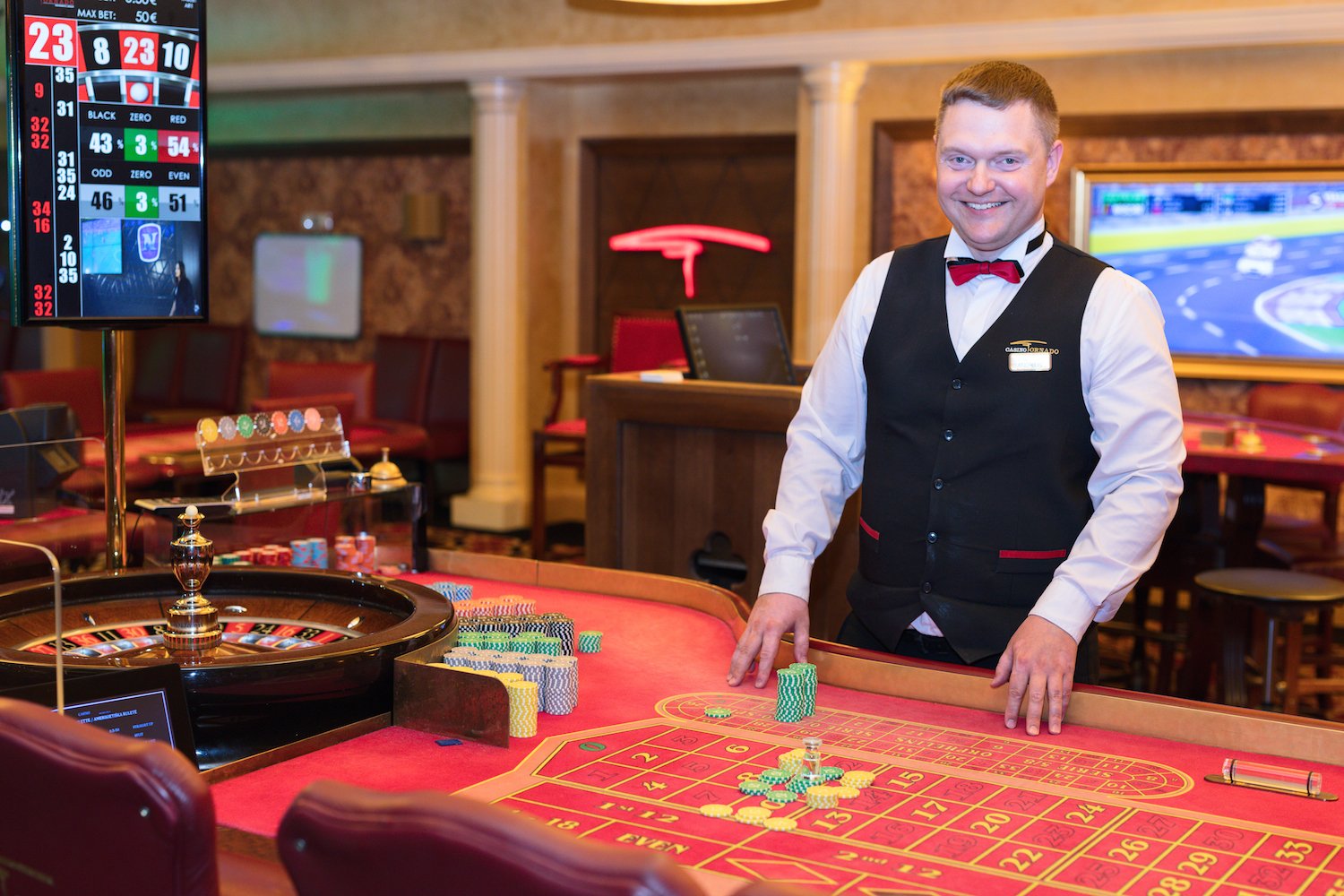 casino careers, casino dealer - Gifts for Card Players
