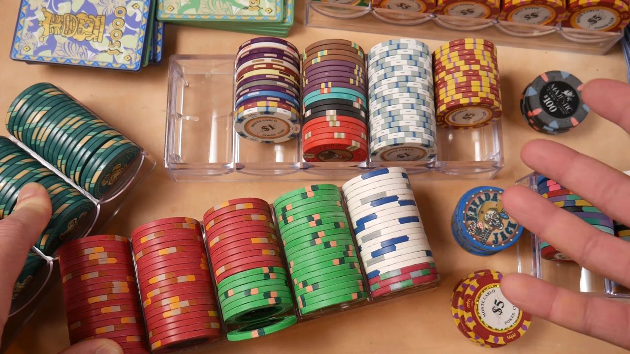 The Essential Basics on Buying a Poker Chip Set - Gifts for Card Players