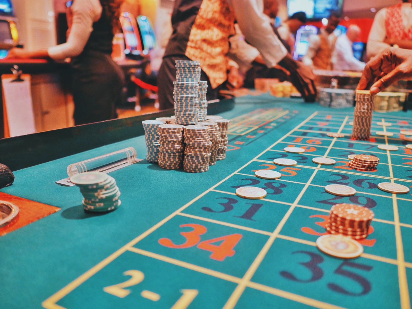 Make Football betting as your Cup of Tea - Gifts for Card Players