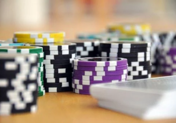 Top Gambling Books You Should Get Your Hands On This Year - Gifts for Card Players