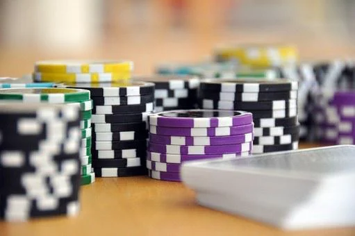 Top Gambling Books You Should Get Your Hands On This Year - Gifts for Card Players