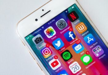 Comparing The Best Betting Apps For Mobile - Gifts for Card Players