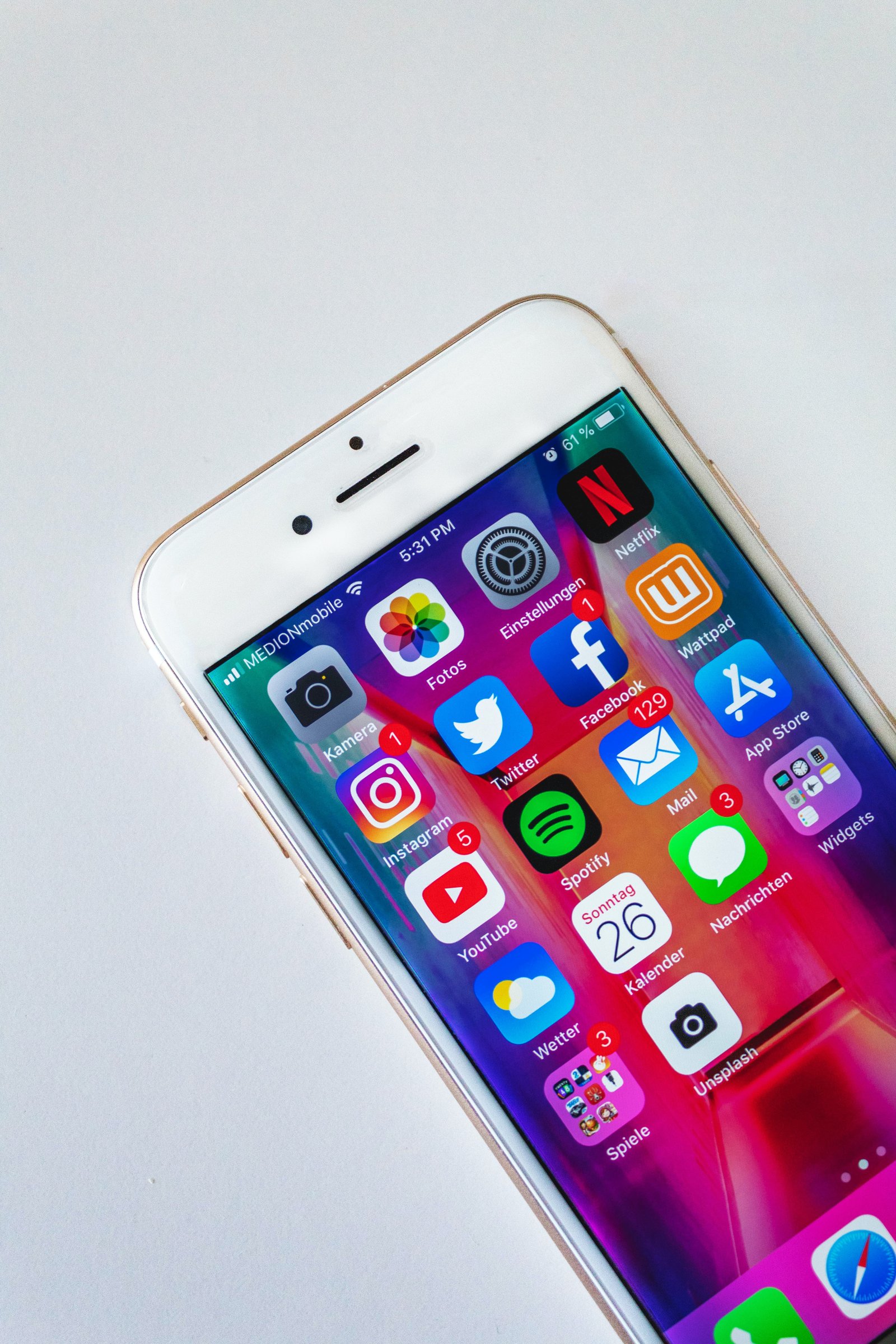 Comparing The Best Betting Apps For Mobile - Gifts for Card Players