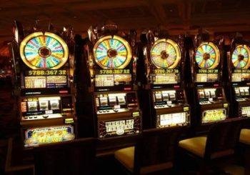 Uncovering the Features of Slot Machines - Gifts for Card Players