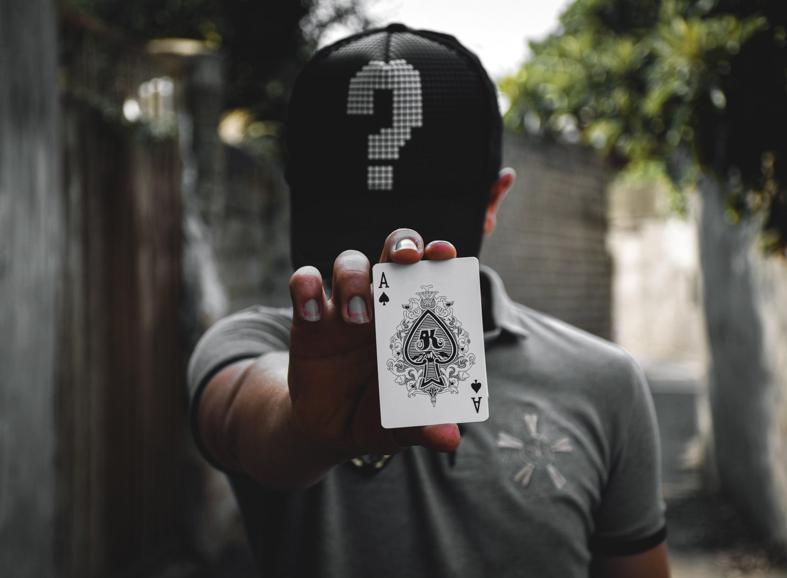 Top 5 card tricks you can learn at home