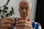 Old people can solve the Rubki's Cube