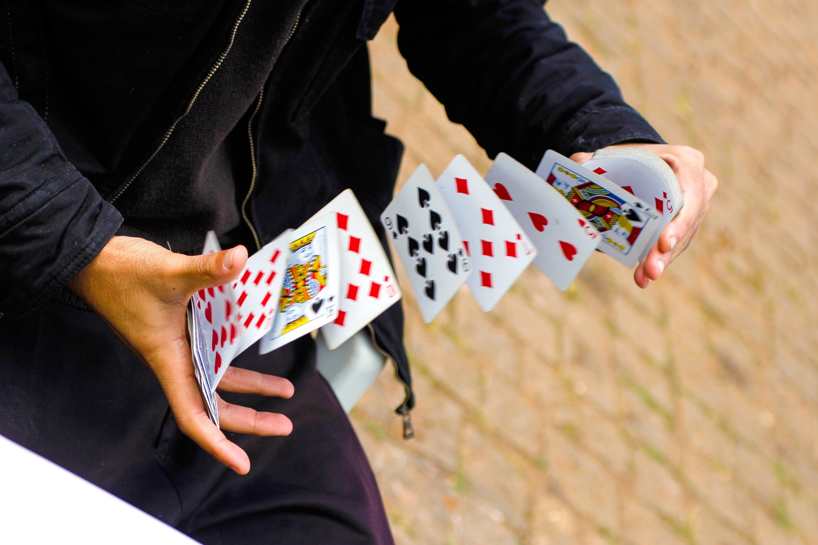 How to do cardistry Gifts for Card Players