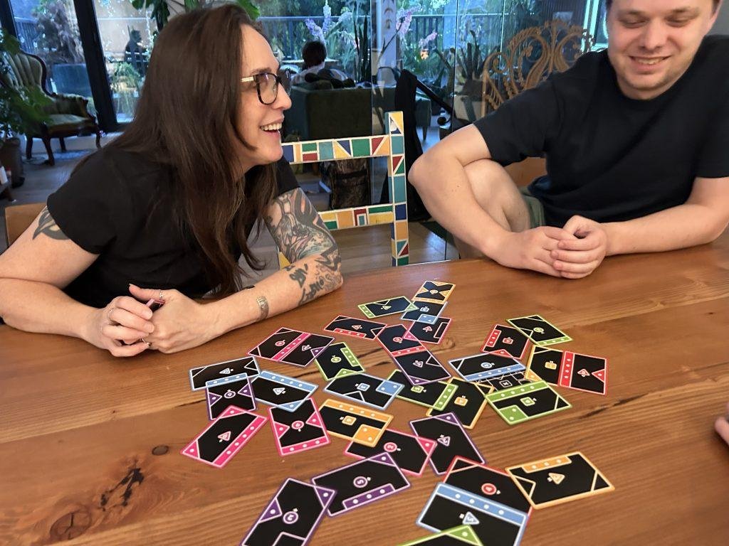 A Guide to Playing and Winning Tacta